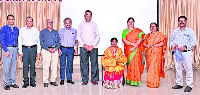 శ్రీవారి దర్శనానికి  12 గంటలు 