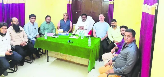 సర్ధార్‌నగర్‌ను సందర్శించిన రష్యా బృందం 
