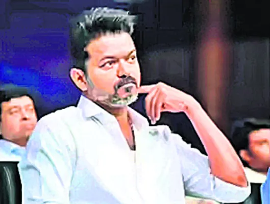 వార్‌ రూమ్‌కు విజయ్‌