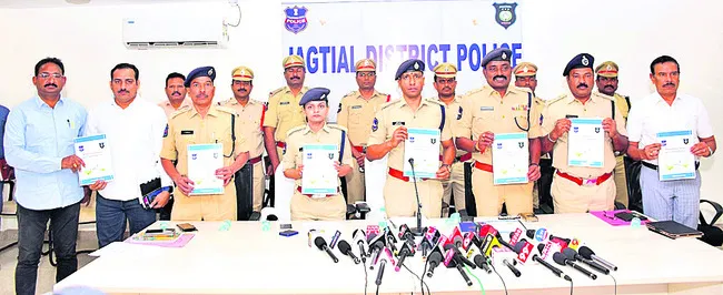 జిల్లాలో నేరాలు తగ్గుముఖం