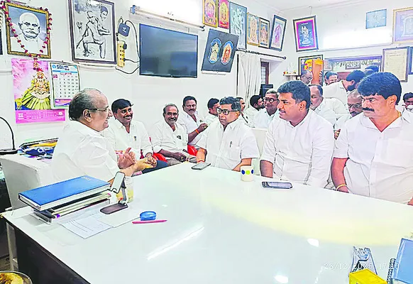 నీతి, నిజాయితీలకు మారుపేరు ముద్రగడ 