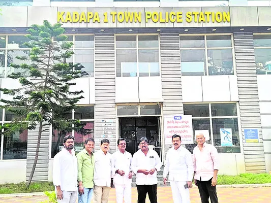 వైఎస్సార్‌సీపీ నేతలకు 41ఏ నోటీసులు 