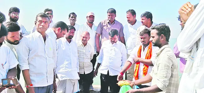చివరి ఆయకట్టు వరకు సాగునీరు