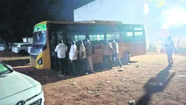 యూరియాకు కృత్రిమ కొరత సృష్టిస్తే చర్యలు 