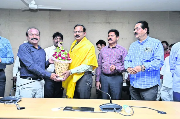 వచ్చే ఎన్నికలనూ సమర్థవంతంగా నిర్వహించాలి 