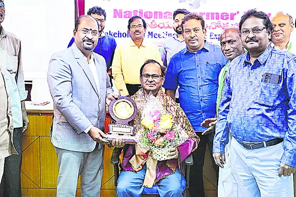 రైతులకే మొదటి ప్రాధాన్యం