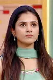 Bigg Boss 9 Telugu: Thanuja Puttaswamy fans angry on Pawan Kalyan Padala14