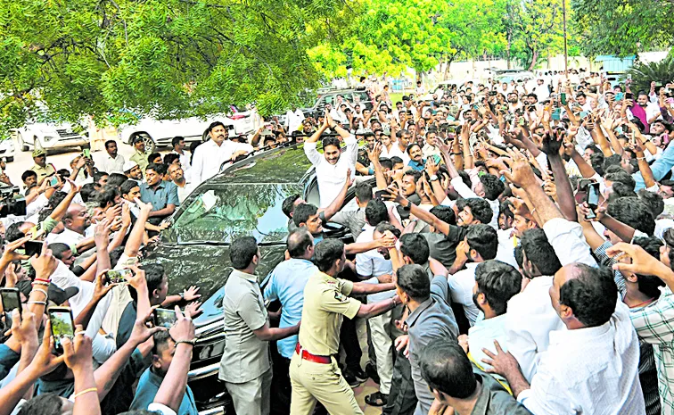 YS Jagan Mohan Reddy with party members in Pulivendula