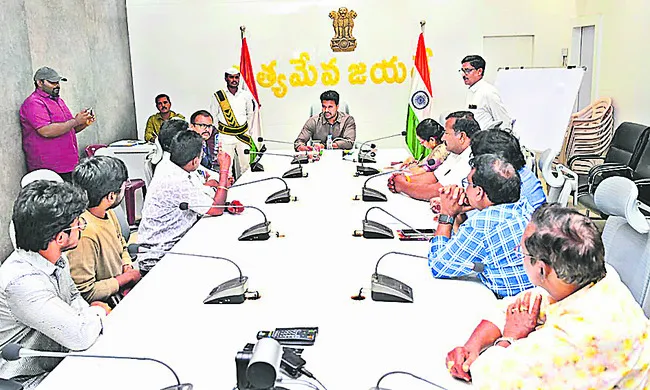 కొబ్బరికి మద్దతు ధర లభించేలా సంప్రదింపులు 
