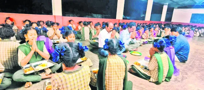 డైట్‌ బిల్లుల కోసం ఎదురుచూపులు 