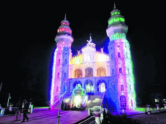 ●ఆర్‌సీఎం.. ఆధ్యాత్మిక శోభ
