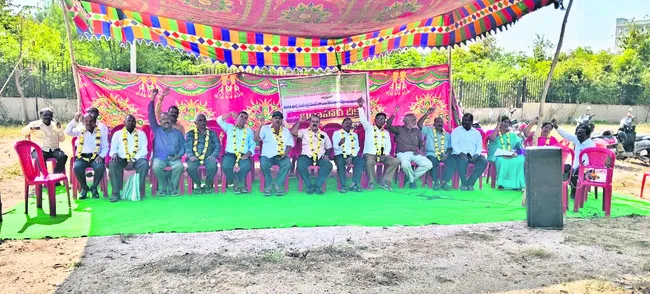 రిటైర్మెంట్‌ బెనిఫిట్స్‌ అందించాలి