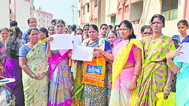 ‘డబుల్‌’ నిరసన 
