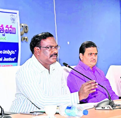 చట్టాలపై అవగాహన పెంచుకోవాలి