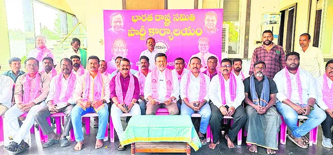 మంత్రి మాటలు హాస్యాస్పదం