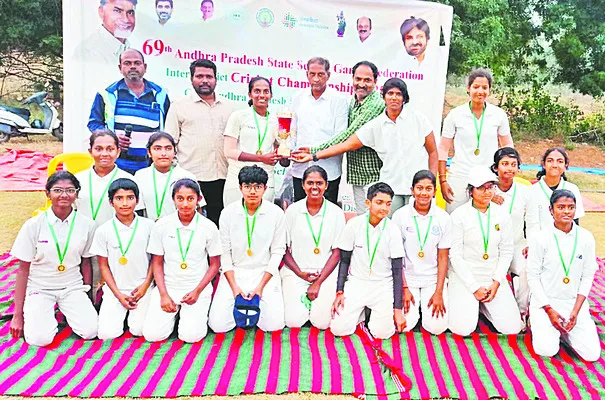 అంతర్‌ జిల్లాల క్రికెట్‌ చాంపియన్‌ గుంటూరు 