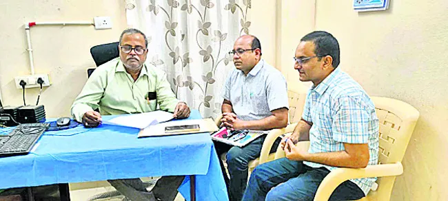 ఆస్పత్రి సిబ్బంది అవినీతి సదరంగం 