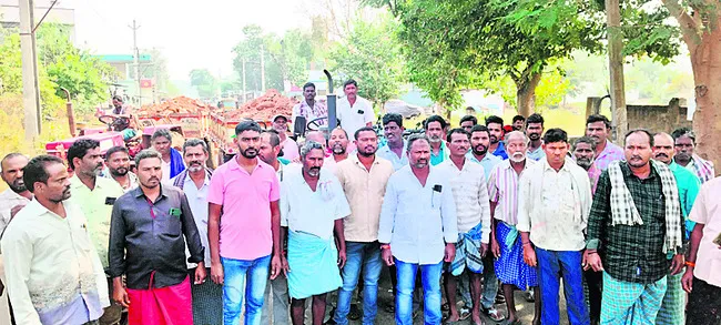 మట్టి పన్ను కట్టం.. ఏం చేసుకుంటారో చేసుకోండి! 