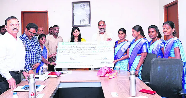 ధాన్యం కమీషన్‌ రూ.9.77కోట్లు