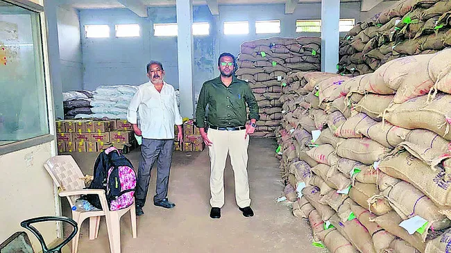 డీటీపై ఆర్డీఓ ఆగ్రహం 