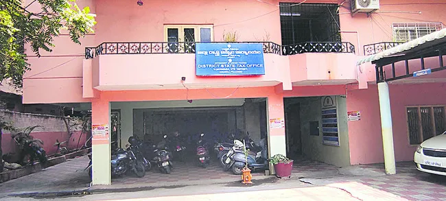 ఆతిథ్యానికి దాడుల సెగ