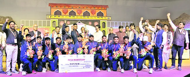 గిరి నర్తనం.. మురిసిన విశాఖ జనం