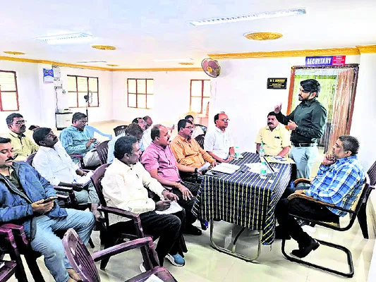 ‘పది’పై ప్రత్యేక దృష్టి సారించండి