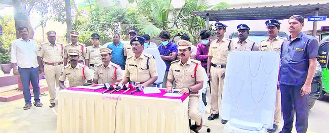 చోరీ కేసులో నలుగురికి రిమాండ్‌ 