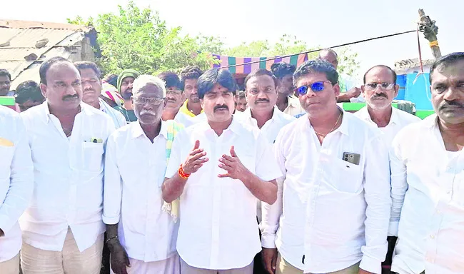 రైతులను పట్టించుకోని రాష్ట్ర ప్రభుత్వం 