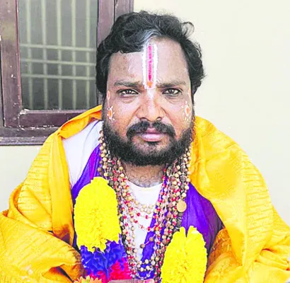 నాన్న ఆదేశాలతో  దీక్ష స్వీకరించా 
