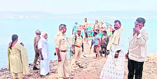 అడవిలోకి వెళ్లని పులి