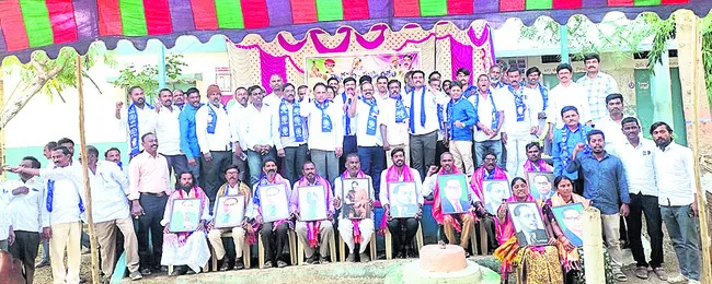 మాలలు ప్రాతినిధ్యం వహించాలి