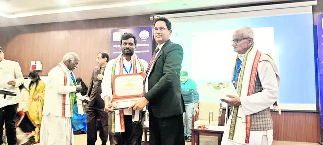 ప్రకృతి వ్యవసాయానికి పురస్కారం 