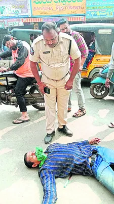 పని దొరకడం లేదని..
