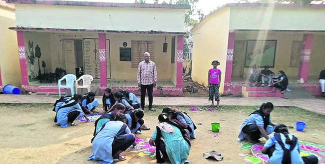 సేవా పథంలో విద్యార్థి లోకం