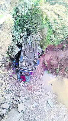 ‘పల్టీ’కొట్టిన జీవితాలు!