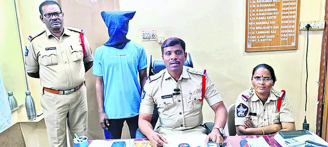 అనుమానమే ఉసురు తీసింది..