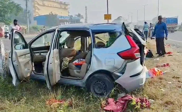 Bus And car Accident At Guntur