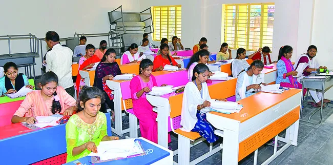 ఇంటర్‌ పరీక్షల్లో సమూల మార్పు 