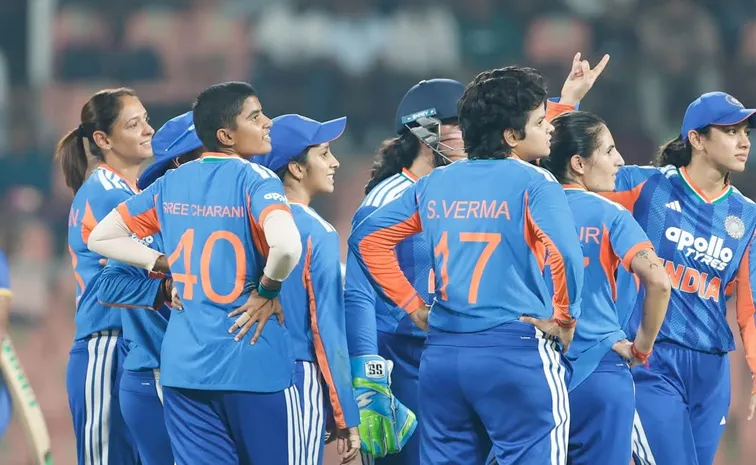 India Womens need 113 small target to win in 3rd T20I