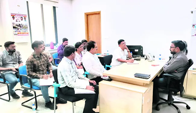 పట్టణాలకు హంగులు