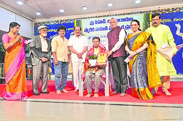 నీతి, నిజాయతీతో సేవలు అందించిన లక్ష్మీనారాయణ 