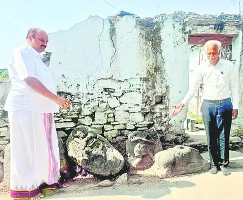 పురాతన శిల్పాలను కాపాడుకోవాలి