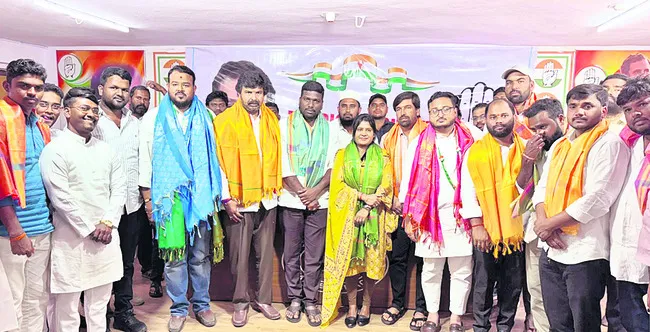 జిల్లాలో కాంగ్రెస్‌ను బలోపేతం చేయాలి 