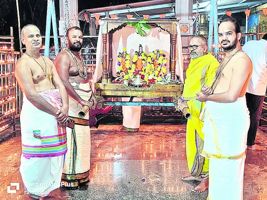 వైభవంగా సహస్ర దీపారాధన