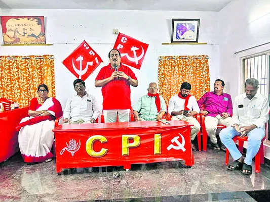 పేద విద్యార్థులకు వైద్య విద్య దూరం