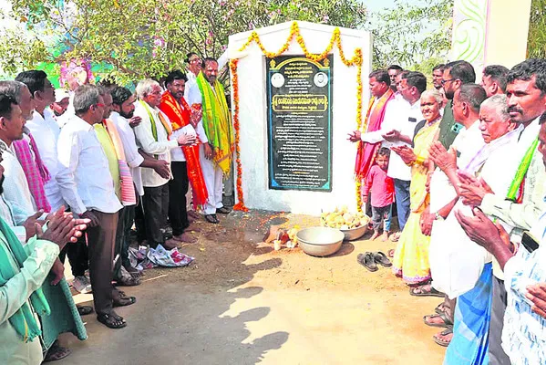 రూ.కోటితో బీటీ రోడ్డు నిర్మాణం