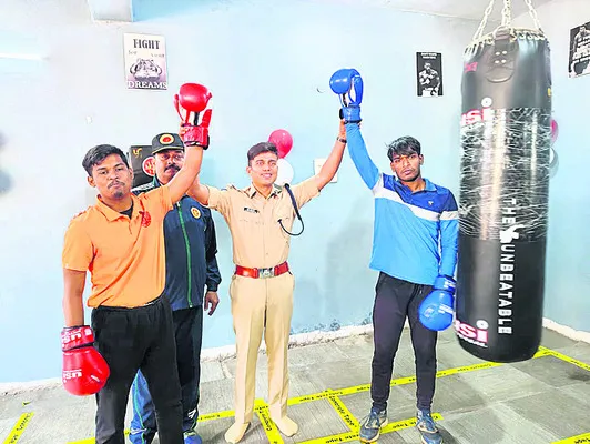 బాక్సింగ్‌తో ఆత్మస్థైర్యం
