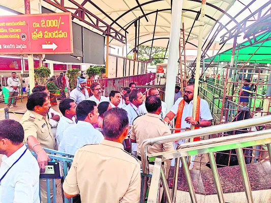 30న రత్నగిరిపై  ఉత్తర ద్వార దర్శనం 