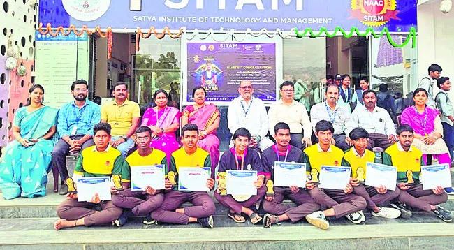 ఇంటర్‌ పాలిటెక్నిక్‌ స్పోర్ట్స్‌ మీట్‌లో సీతం విద్యార్ధ